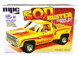 Skill 2 Model Kit 1981 Chevrolet 4x4 Stepside Pickup Truck Sod Buster 1/25 Scale Model MPC MPC972