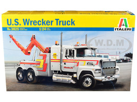 Skill 4 Model Kit U S Wrecker Tow Truck 1/24 Scale Model Italeri 3825