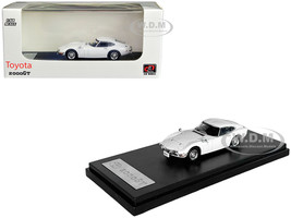 Toyota 2000GT White 1/64 Diecast Model Car LCD Models LCD64029WH