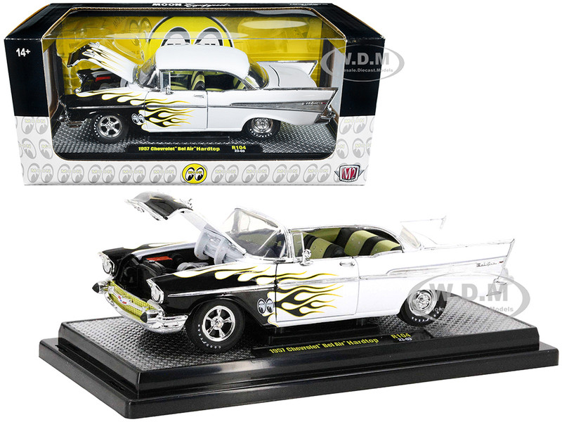 1957 Chevrolet Bel Air Hardtop Bright White Flames Mooneyes Limited Edition 6450 pieces Worldwide 1/24 Diecast Model Car M2 Machines 40300-104A
