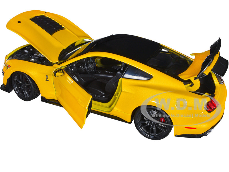 2020 Ford Mustang Shelby GT500 Yellow with Black Top Special