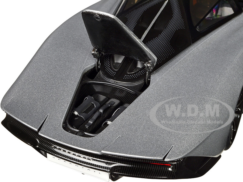 McLaren Speedtail Supernova Silver Metallic with Black Top and
