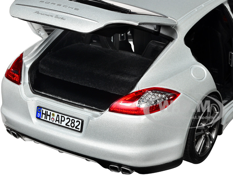 2009 Porsche Panamera Turbo Silver Metallic 1/18 Diecast
