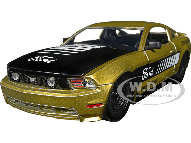 2010 FORD MUSTANG GT GOLD 