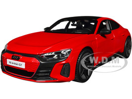 2022 Audi RS e tron GT Silver Metallic with Sunroof 1/18