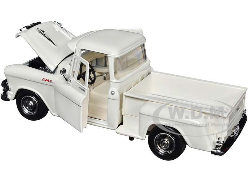 1957 GMC BLUE CHIP PICKUP WHITE 1/24 DIECAST MODEL CAR BY MOTORMAX