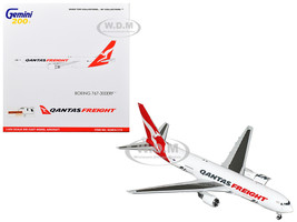 Boeing 767 300ERF Commercial Aircraft Qantas Freight White with Red Tail Gemini 200 Interactive Series 1/200 Diecast Model Airplane GeminiJets G2QFA1172
