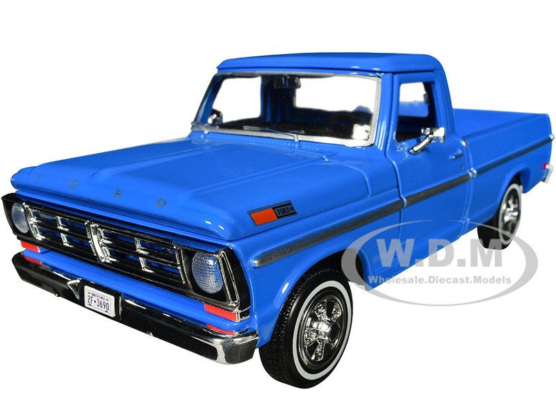 1972 Ford F 100 Pickup Truck Blue Timeless Legends Series 1/24 Diecast Model Car Motormax 79384BL