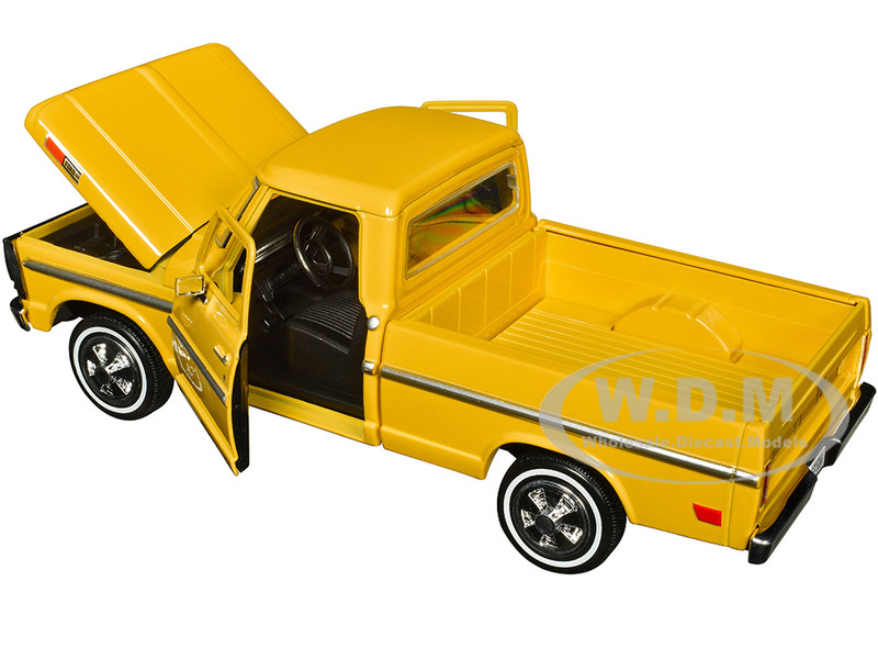 1972 FORD F-100 PICKUP YELLOW 1/24 DIECAST MODEL CAR BY MOTORMAX