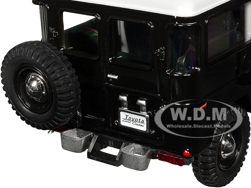 ミニカー Toyota FJ40 Land Cruiser 1:24 Amazon.com: Toyota Land Cruiser FJ40 Green 1/24 Diecast