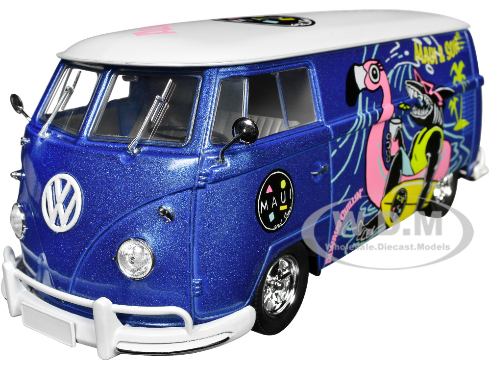 M2 Machines 1960 VW Microbus Deluxe R105 1:24 Chase Car - 1