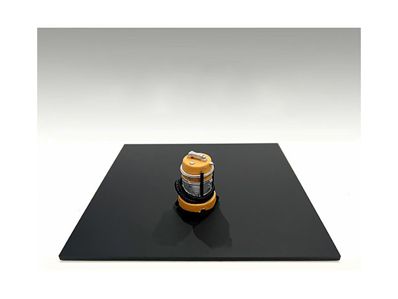 Detail Masters Figure 6 Wet/Dry Vac for 1/24 Scale Models American Diorama 24606