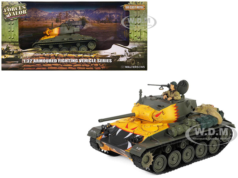 M24 Chaffee Light Tank Tiger Face 79th Tank Btn Han River South Korea 1950 United States Army Armoured Fighting Vehicle Series 1/32 Diecast Model Forces of Valor FOV-801002B