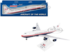 Boeing 747 8i VC 25B Commercial Aircraft Air Force One United States of America 30000 White with Red and Blue Stripes Snap Fit 1/200 Plastic Model Skymarks SKR1076