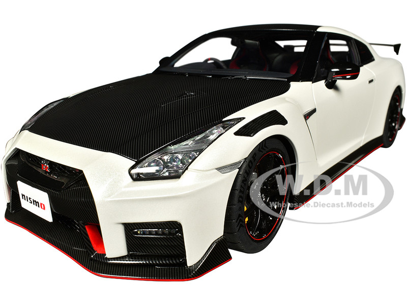 2022 Nissan GT R R35 Nismo Special Edition RHD Right Hand Drive Brilliant White Pearl with Carbon Hood and Top 1/18 Model Car Autoart AA77501