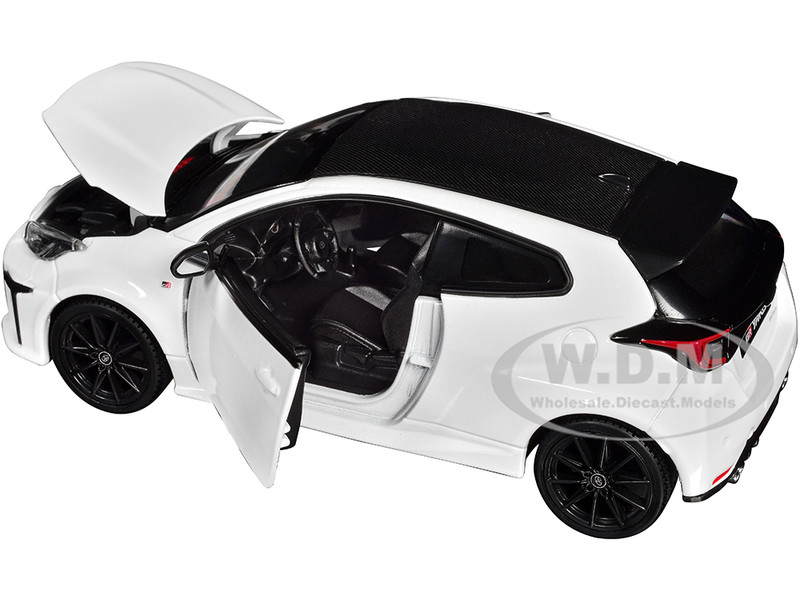 2021 TOYOTA GR YARIS WHITE 1/24 DIECAST MODEL CAR BY MAISTO 32909