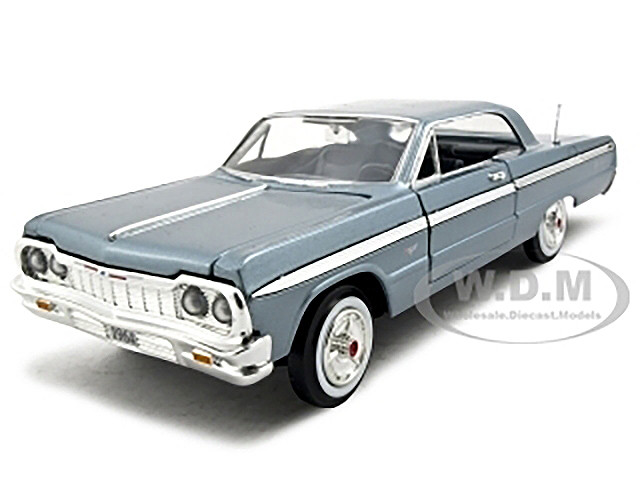 environ 20.32 cm 1964 Chevy Impala coupé hard top DIE-CAST Voiture 1:24 par Motormax 8 in Gris Bleu 