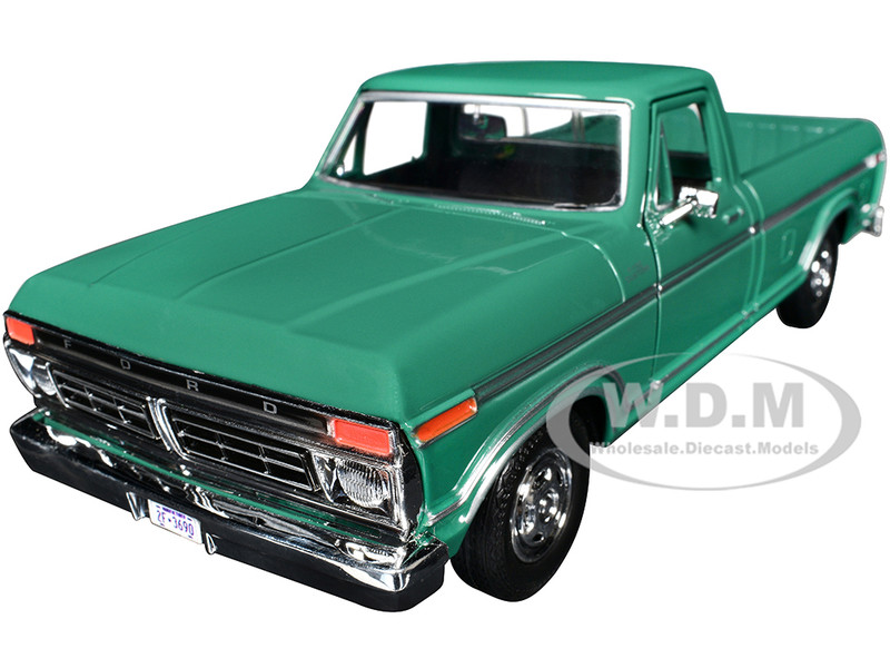 1977 Ford F 150 Custom Pickup Truck Green Timeless Legends Series 1/24 Diecast Model Car Motormax 79386GRN