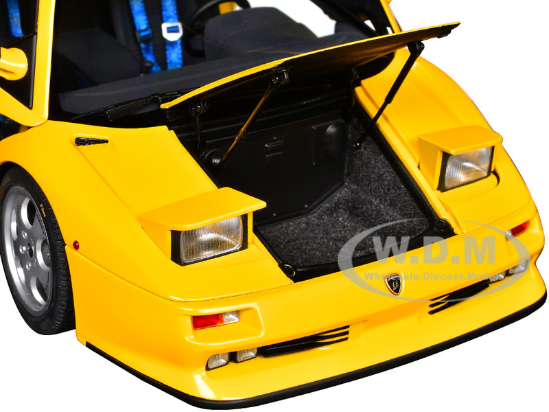 Lamborghini Diablo SE30 Jota Superfly Yellow 1/18 Model Car by Autoart