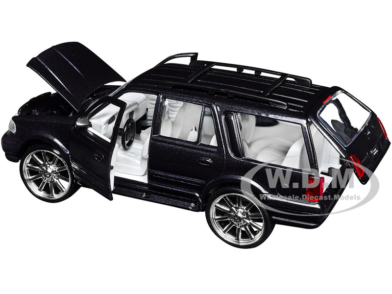 1998 LINCOLN NAVIGATOR BLACK METALLIC 1/24 DIECAST MODEL CAR BY