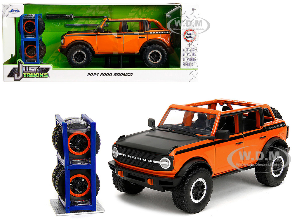 ミニカー 1:24 2021 Ford Bronco Open Top 2021 Ford Bronco Open Top w/Tire Rack Diecast Model Truck