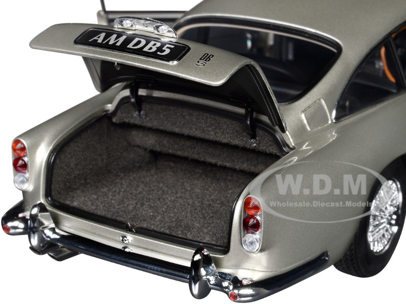 Aston Martin DB5 RHD (Right Hand Drive) Birch Silver 1/18 Model