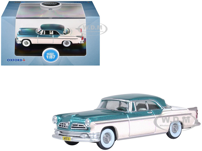 1955 Chrysler New Yorker Deluxe St Regis Jade Green Metallic and Cream 1/87 (HO) Scale Diecast Model Car Oxford Diecast 87CNY55004