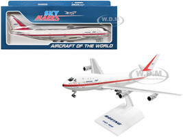 Boeing 747-100 Commercial Aircraft with Landing Gear 