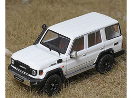 Toyota Land Cruiser J76 White Metallic 1/64 Diecast Model Car GCD KS-081-472