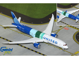 Boeing 787 9 Commercial Aircraft with Flaps Down United Airlines The Future is SAF N24988 White and Blue with Stripes 1/400 Diecast Model Airplane GeminiJets GJ2333F