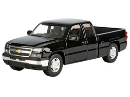 2006 Chevrolet Silverado 1500 Pickup Truck Black Die Cast Collection Series 1/24 Diecast Model Car Motormax 79393-BK