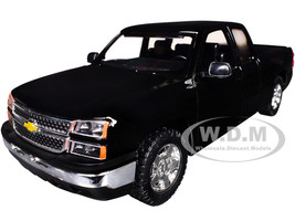 2006 Chevrolet Silverado 1500 Pickup Truck Black Die Cast Collection Series 1/24 Diecast Model Car Motormax 79393-BK