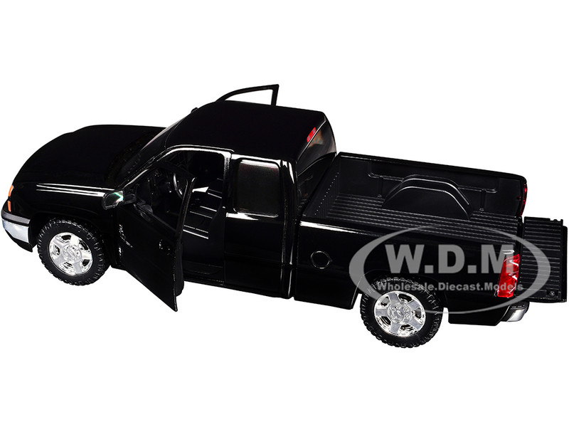 2006 CHEVROLET SILVERADO 1500 PICKUP BLACK 1/25 DIECAST MODEL BY
