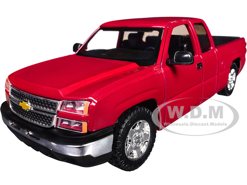 2006 Chevrolet Silverado 1500 Pickup Truck Red Metallic Die Cast Collection Series 1/25 Diecast Model Car Motormax 79393-MRD