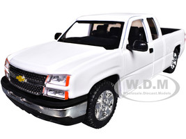 2006 Chevrolet Silverado 1500 Pickup Truck White Timeless Legends Series 1/25 Diecast Model Car Motormax 79393-WH