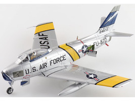 North American F 86F Sabre Fighter Aircraft 24872 Gene Kranz My Darling Marta 69th Fighter Bomber Squadron EAA Aviation Museum United States Air Force Air Power Series 1/72 Diecast Model Hobby Master HA4327