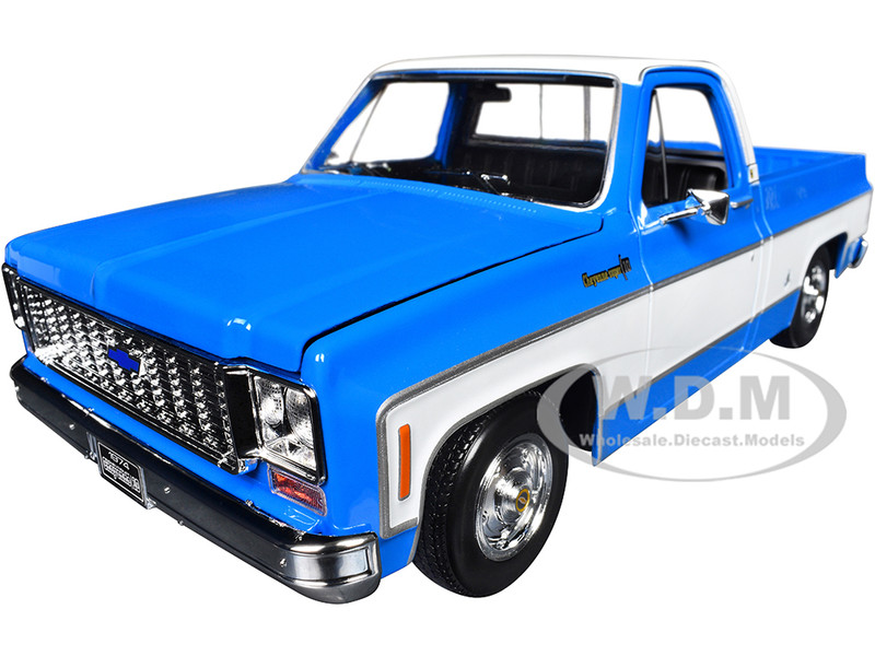 1974 Chevrolet C10 Cheyenne Super Pickup Truck Blue and White Special Edition Series 1/18 Diecast Model Car Maisto 31467BL