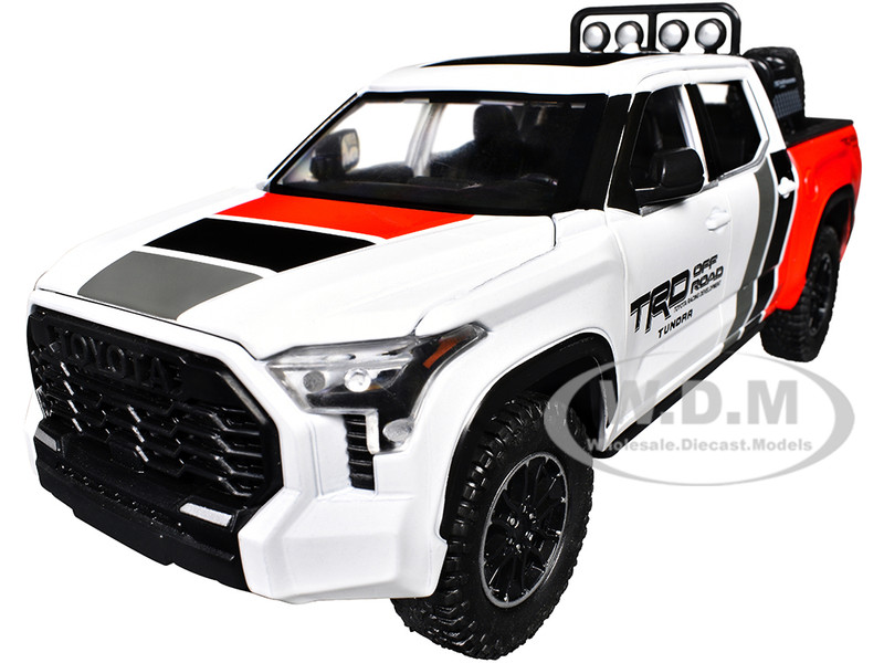 2023 TOYOTA TUNDRA TRD 4X4 PICKUP WHITE/RED W/WHEEL RACK 1/24