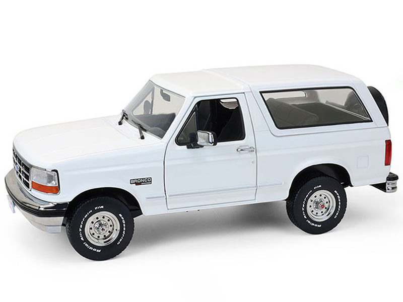 1993 Ford Bronco XLT Oxford White Artisan Collection 1/18 Diecast Model Car Greenlight 19086
