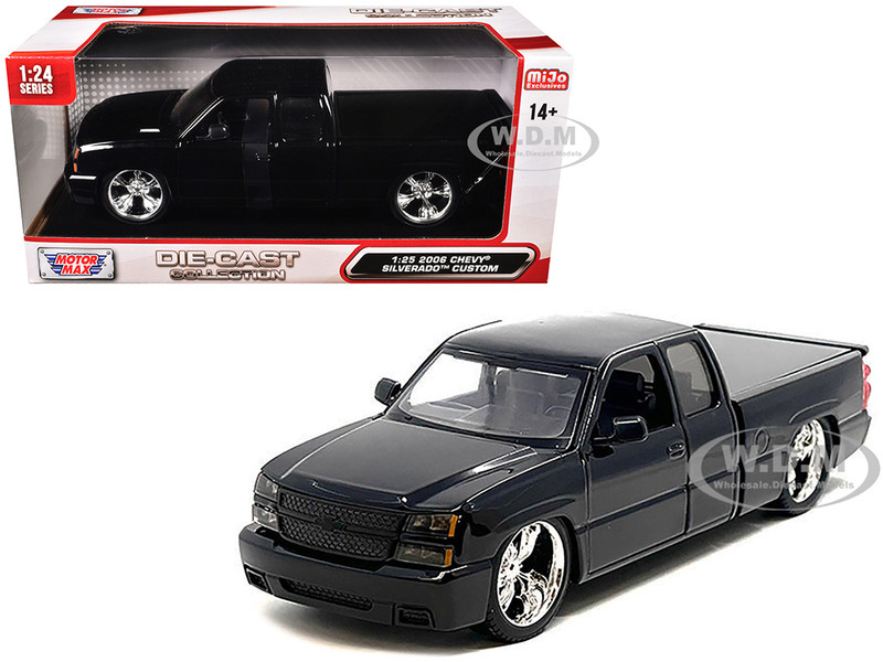 2006 Chevrolet Silverado Custom Pickup Truck Black Die Cast Collection Series 1/25 Diecast Model Car Motormax 79039-BK