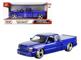 2006 Chevrolet Silverado Custom Pickup Truck Blue Metallic Die Cast Collection Series 1/25 Diecast Model Car Motormax 79039-BL