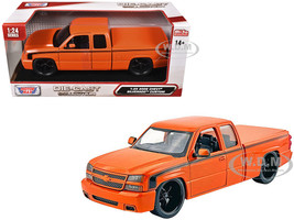 2006 Chevrolet Silverado Custom Pickup Truck Orange Metallic with Black Stripes Die Cast Collection Series 1/25 Diecast Model Car Motormax 79039-MOR