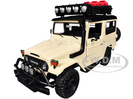 Toyota FJ40 Land Cruiser Beige 4x4 Overlanders Series 1/24 Diecast Model Car Motormax 79137-BG
