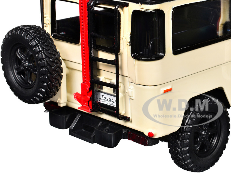 Toyota FJ40 Land Cruiser Beige 