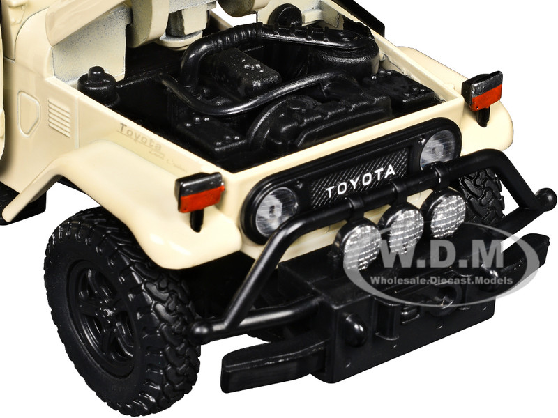Toyota FJ40 Land Cruiser Beige 