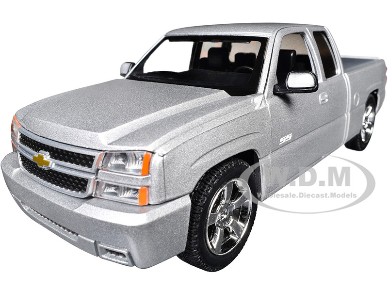 2006 Chevrolet Silverado SS Pickup Truck Silver Metallic Timeless Legends Series 1/25 Diecast Model Car Motormax 79394S