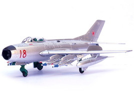 Mikoyan Gurevich MiG 19PM Farmer E Fighter Aircraft Red 18 Soviet Air Force 1/72 Diecast Model Panzerkampf 14643PA