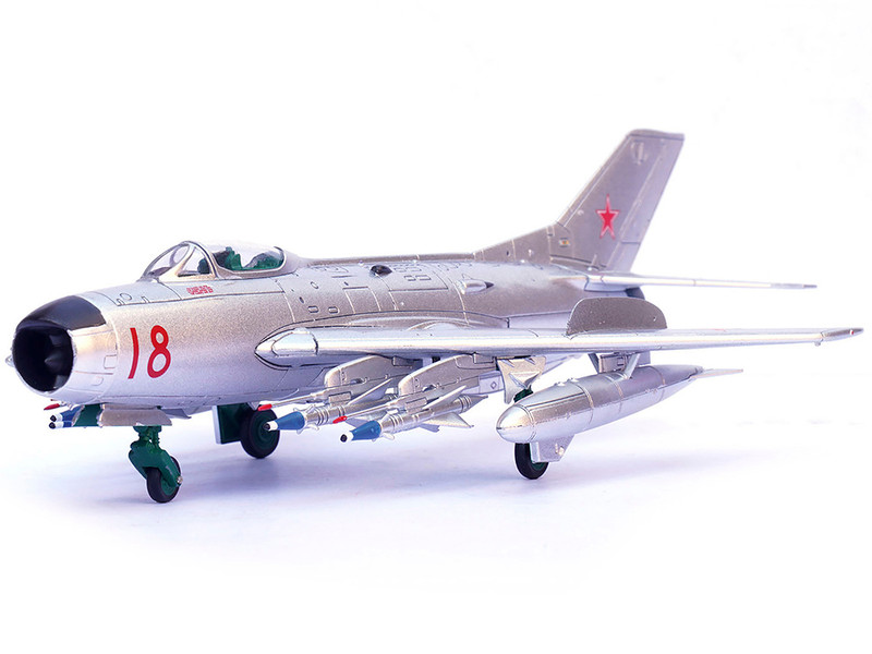 Mikoyan Gurevich MiG 19PM Farmer E Fighter Aircraft Red 18 Soviet Air Force 1/72 Diecast Model Panzerkampf 14643PA