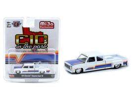 1975 Chevrolet Cheyenne Super 30 Dually Pickup Truck White with Blue Hood and Stripes Limited Edition to 8800 pieces Worldwide 1/64 Diecast Model Car M2 Machines 39000-MJS08