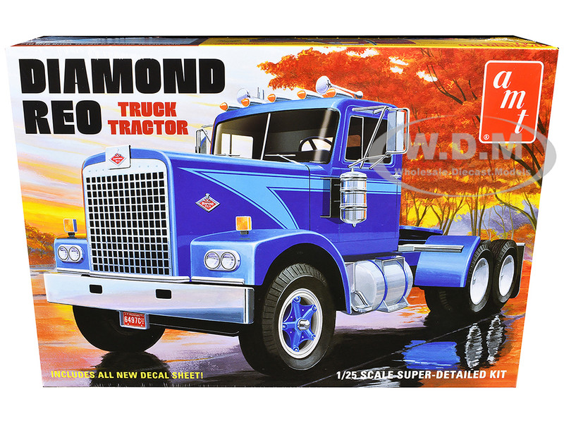 Skill 3 Model Kit Diamond Reo Truck Tractor 1/25 Scale Model AMT AMT1500